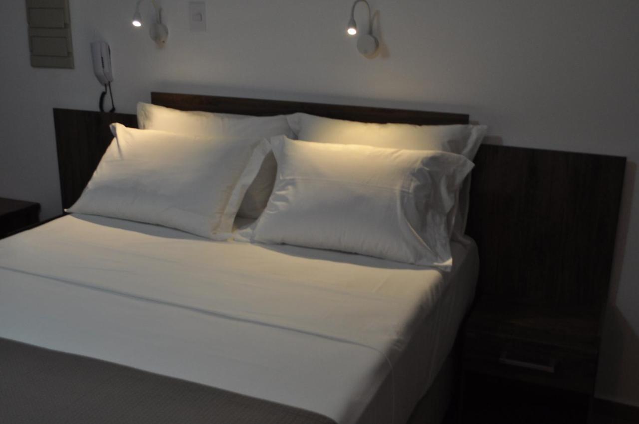 Hotel Chalet Monet - Granja Vianna كوتيا المظهر الخارجي الصورة