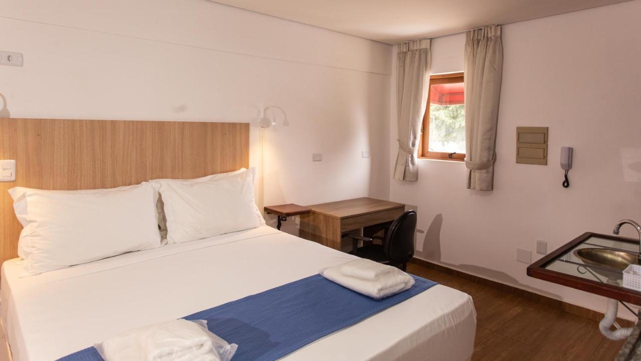 Hotel Chalet Monet - Granja Vianna كوتيا المظهر الخارجي الصورة